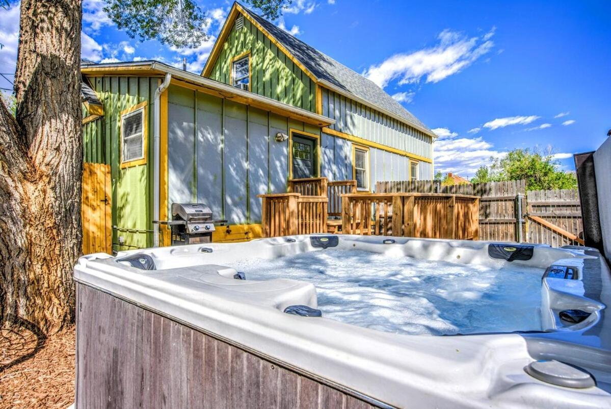 Villa The Vibrant Victorian Hot Tub & Fire Pit In Occ à Colorado Springs Extérieur photo